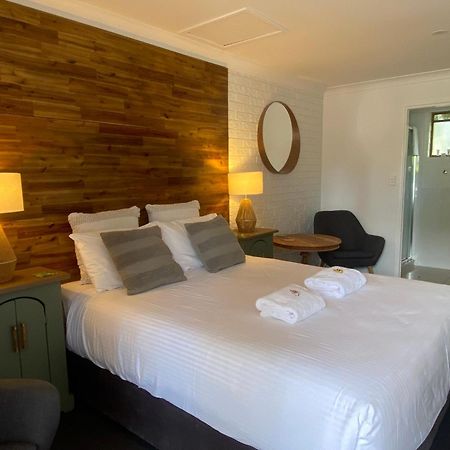 Beachmere Palms Motel Eksteriør billede