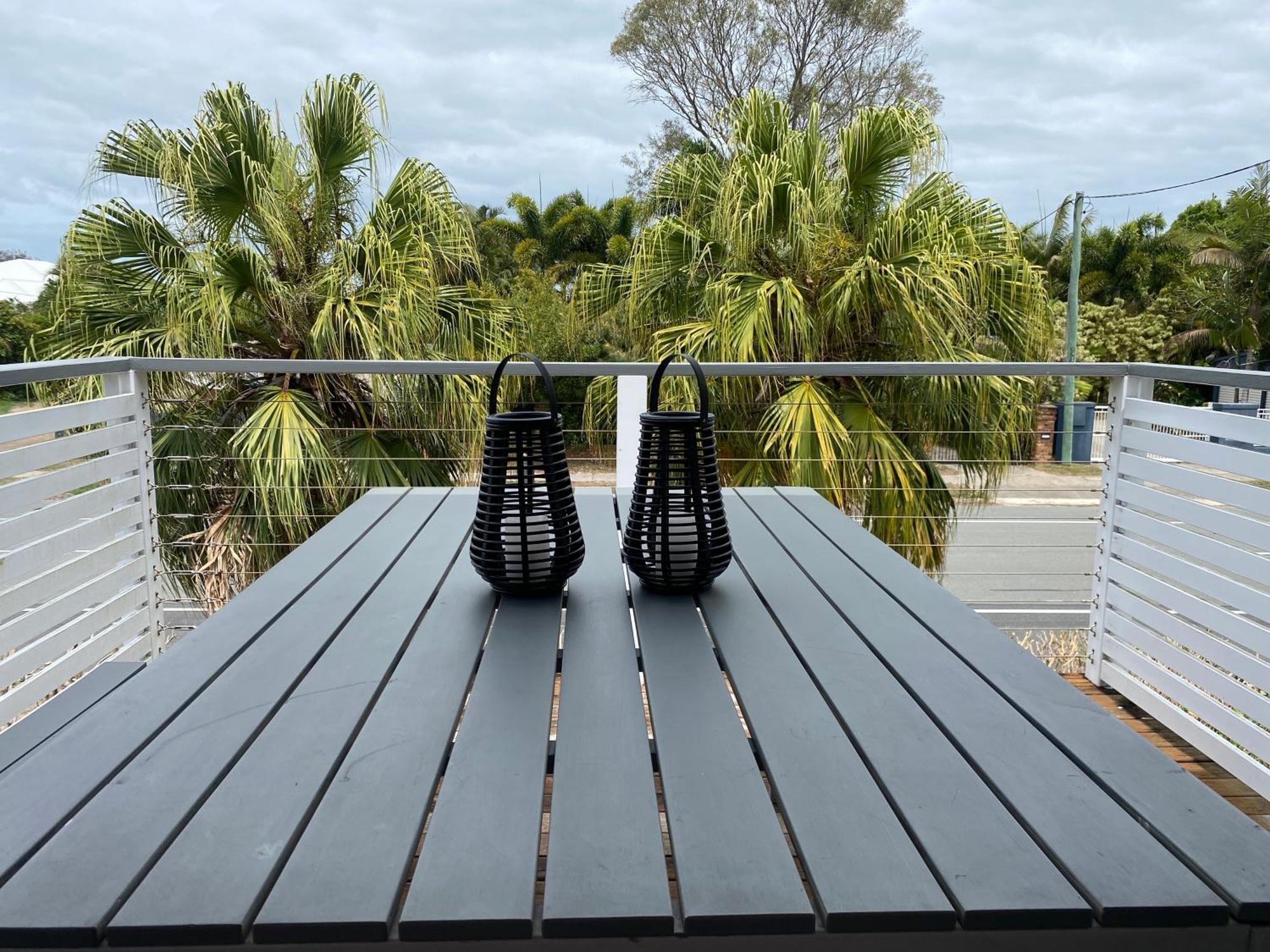 Beachmere Palms Motel Eksteriør billede