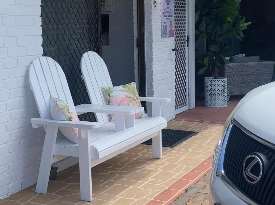Beachmere Palms Motel Eksteriør billede
