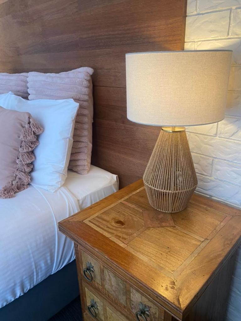 Beachmere Palms Motel Eksteriør billede